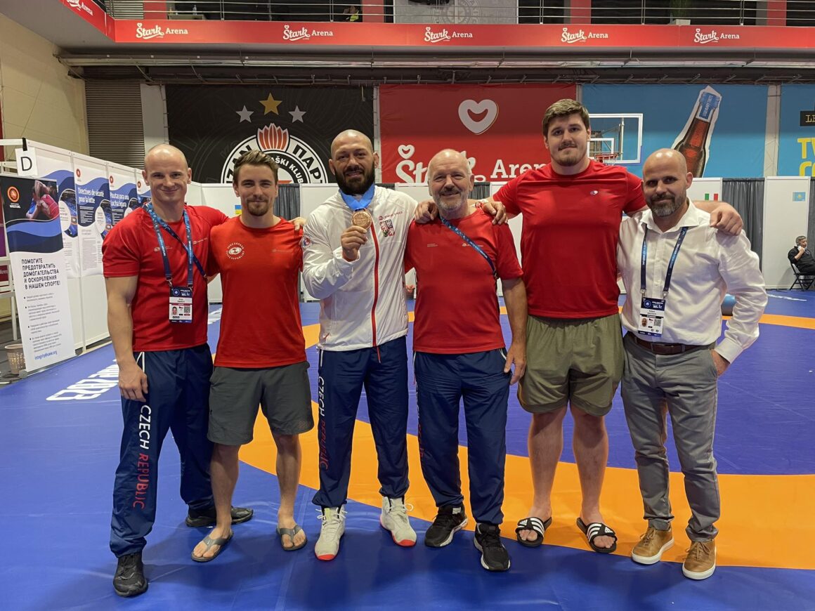 Artur Omarov vybojoval bronz na mistrovství světa a zajistil si tak letenku na olympijské hry v Paříži!